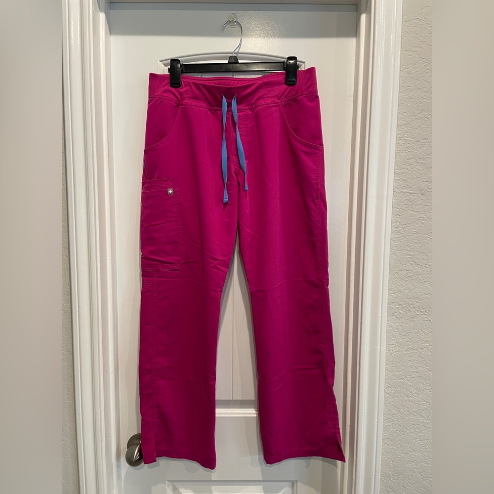 FIGS Kade Cargo scrub bottoms